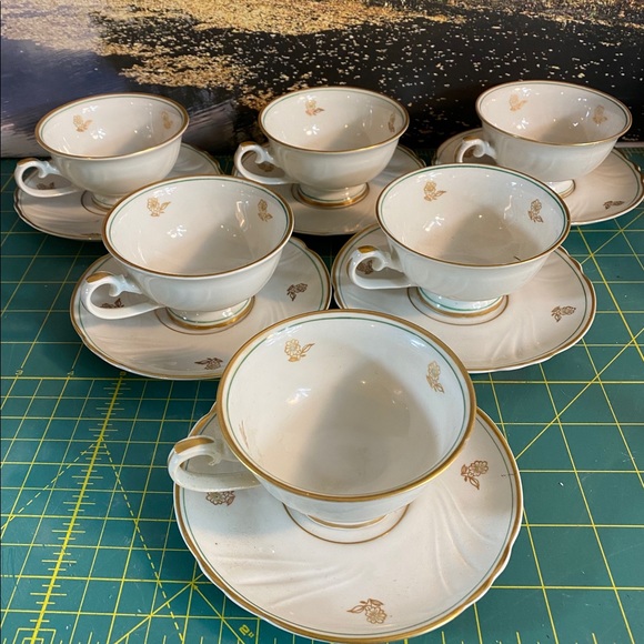 SET OF UPSALA EKEBY SWEDEN KARLSKRONA CUPS SAUCERS - Picture 1 of 3